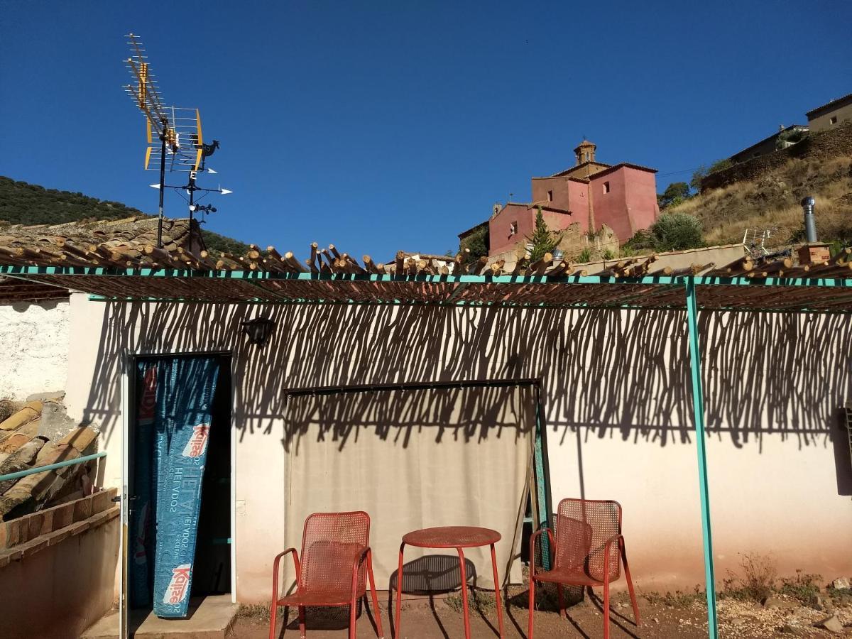 El Retiro De Isabel Guest House Embid de la Ribera Екстериор снимка