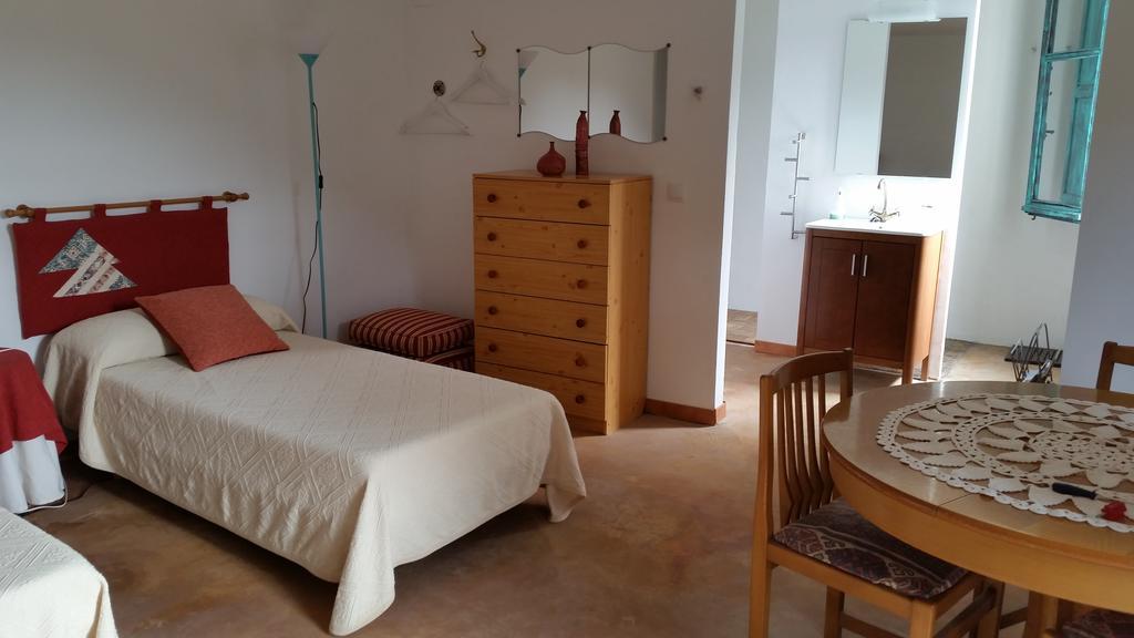 El Retiro De Isabel Guest House Embid de la Ribera Екстериор снимка